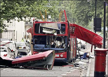 _41138268_bus_bomb_pa_4161