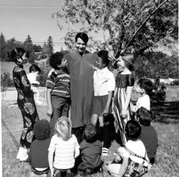 Jim_Jones_brochure_of_Peoples_Temple