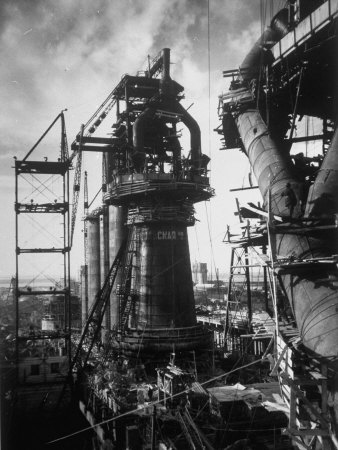 bourke-white-margaret-under-construction-blast-furnace-at-magnitogorsk-metallurgical-industrial-complex